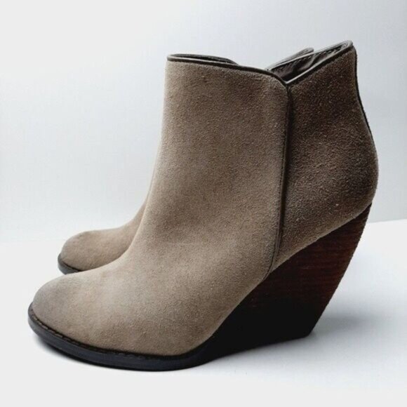 VERY VOLATILE Los Angeles Suede Bootie Block Heel Beige Sz 6 - Picture 7 of 16